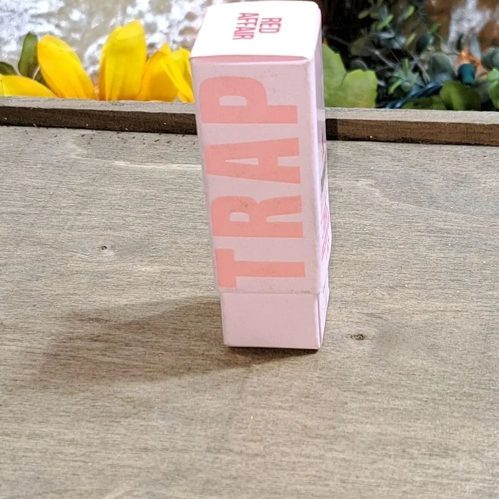 NIB Jeffree Star Velvet Trap Red Affair